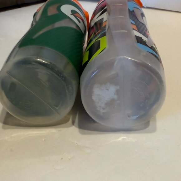 Lot of 2 Gatorade Gx Squeeze Bottle 30 Oz Multi Limited Edition Graphic Gym - Picture 6 of 9
